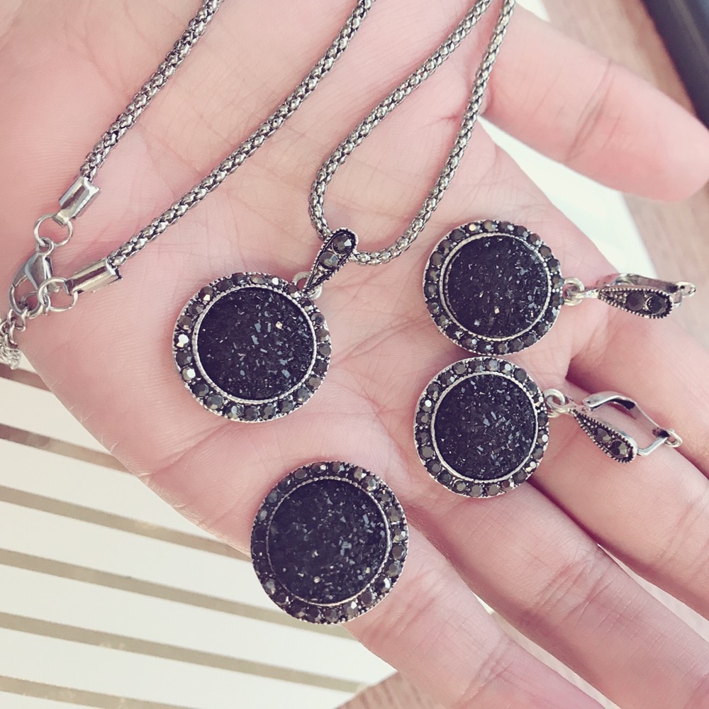 Vintage Black Gem Jewelry Set